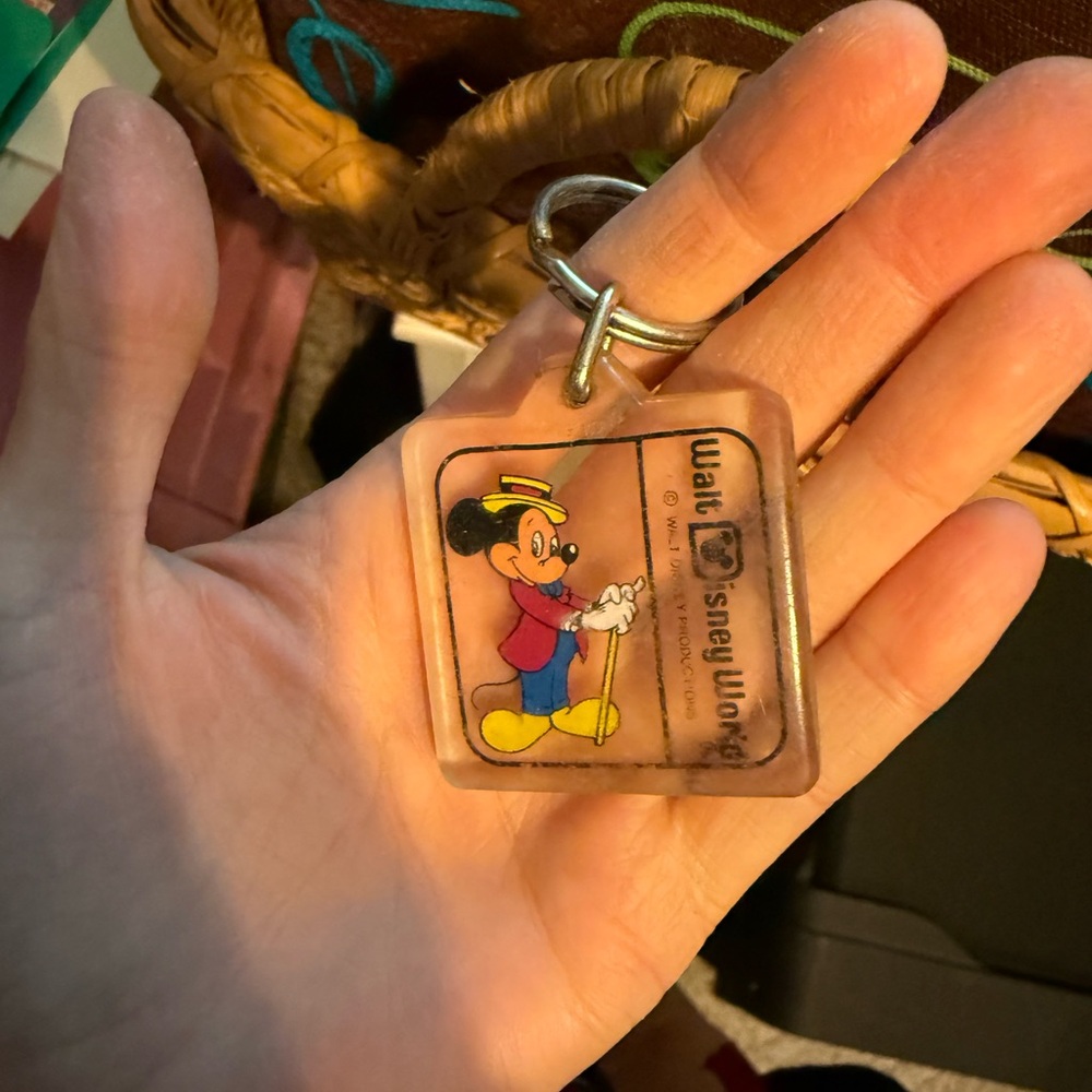 Two Disney Keychains - Picture 5 of 6